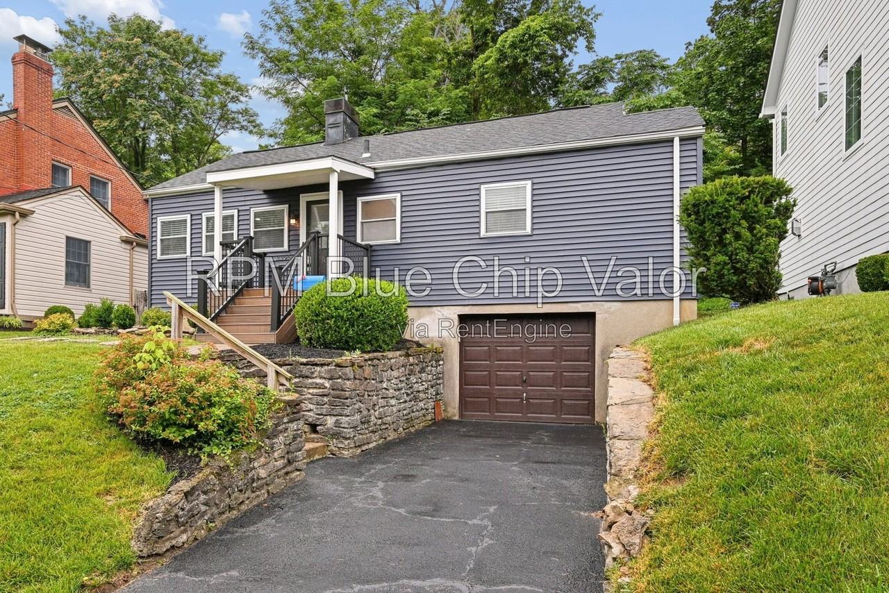 3395 Ault View Ave - Photo 3 of 34