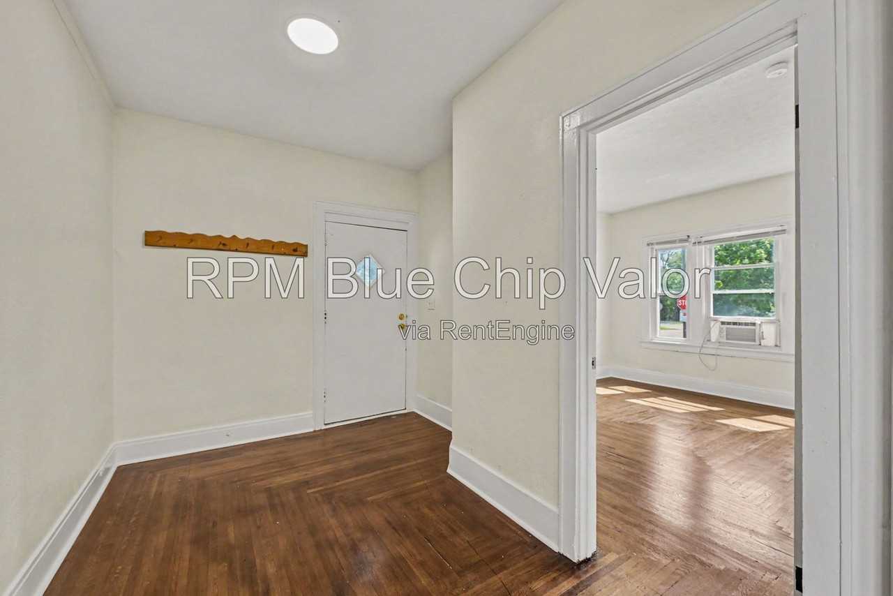 1832 Woodlawn Ave - Photo 7 of 24