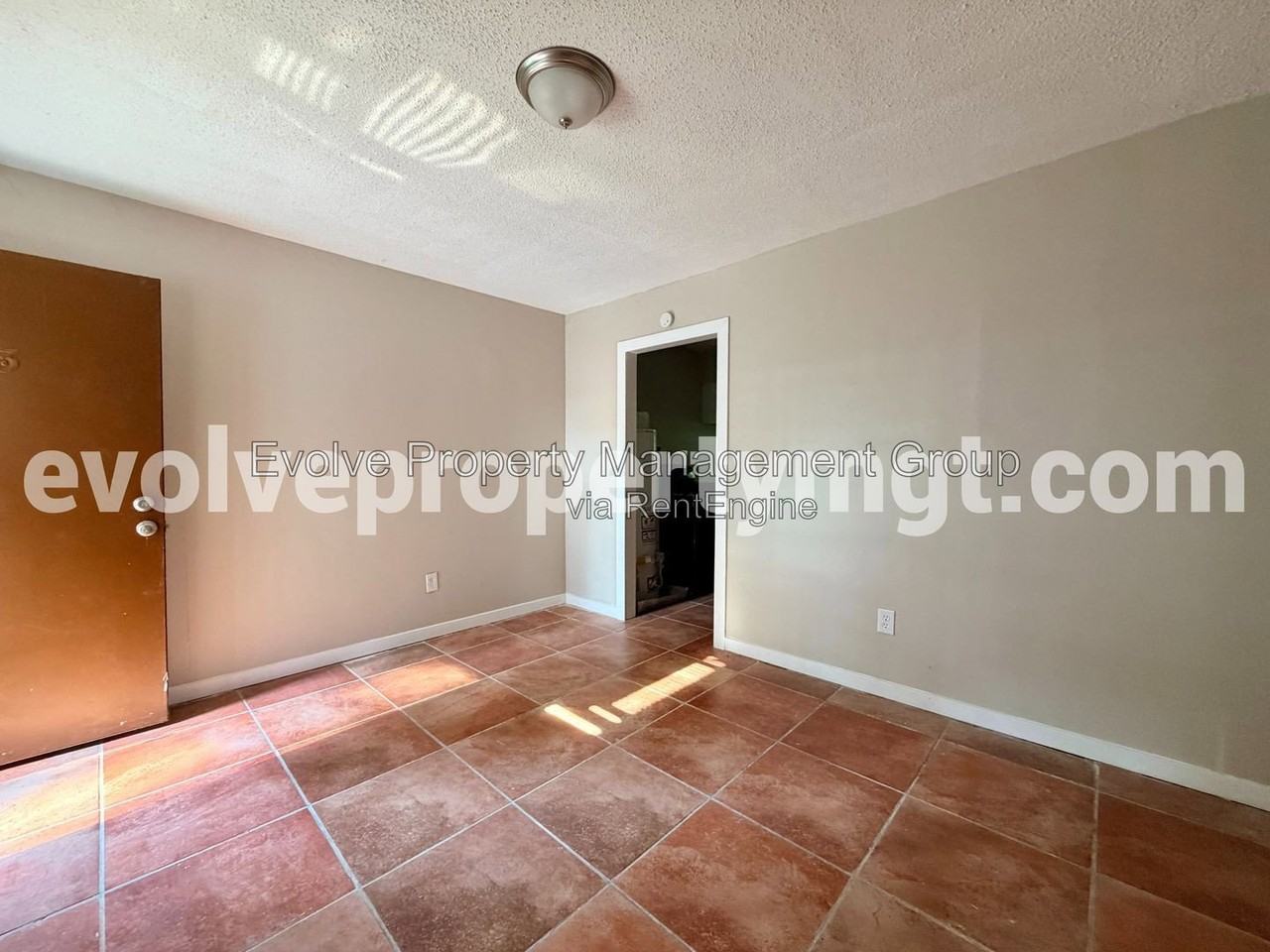 30 W Fay Ave #3 - Photo 2 of 8