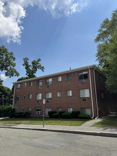 15 Piggott Rd #8