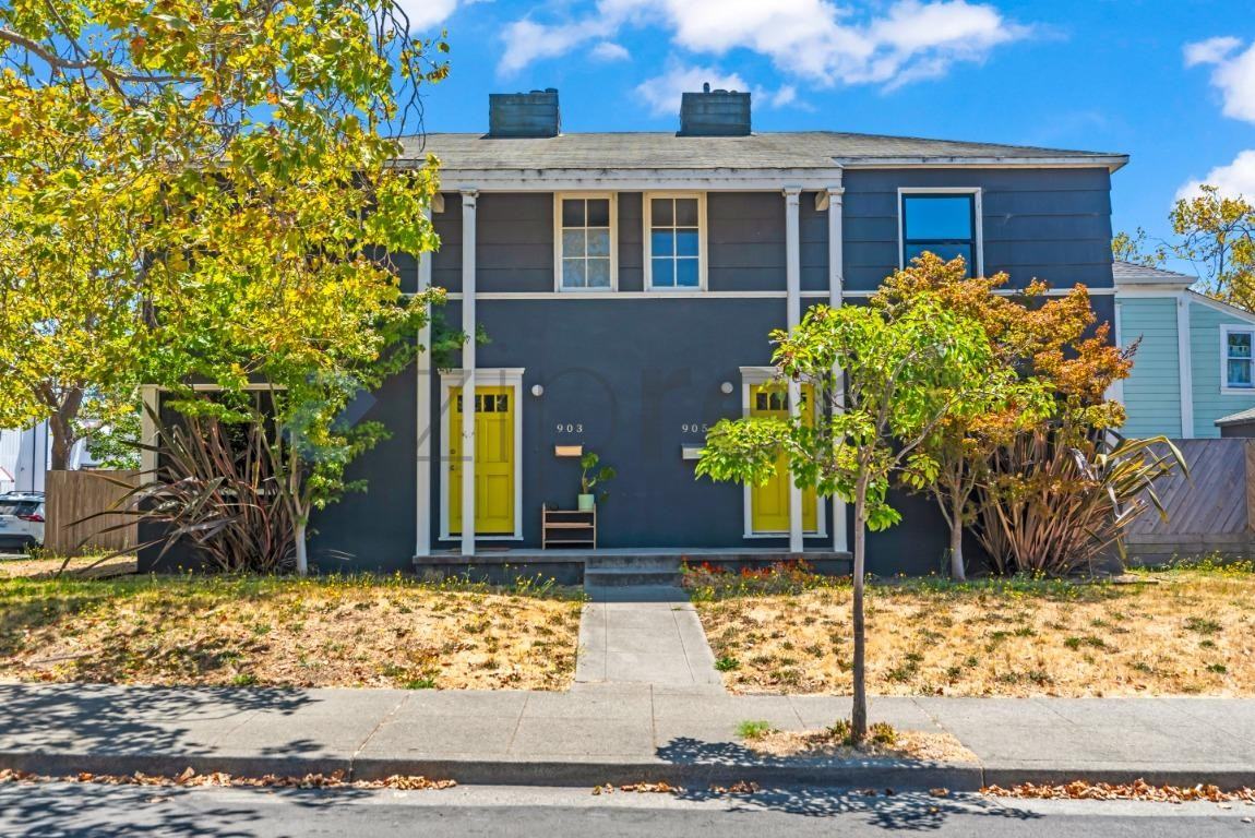 905 61st St #905 - Photo 2 of 27