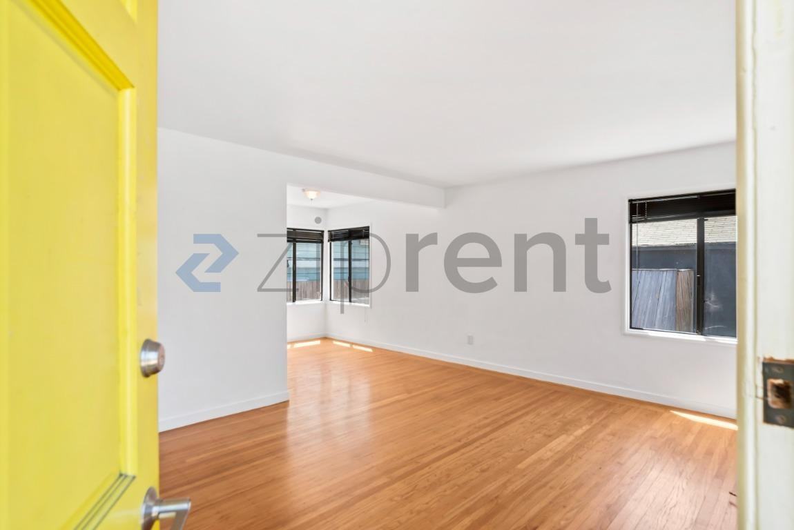 905 61st St #905 - Photo 5 of 27