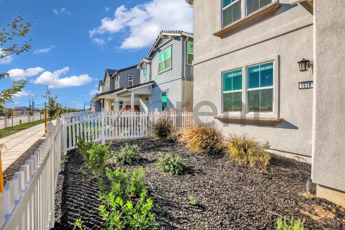 1518 N Central Pkwy #A - Photo 6 of 34