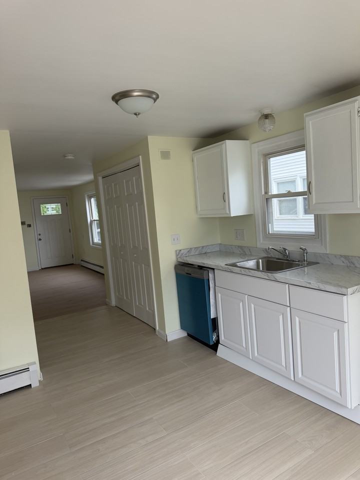 44 Morris St #A - Photo 2 of 19