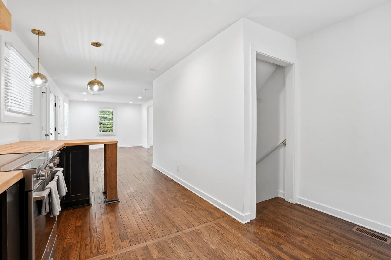 439 Oak Rd #NA - Photo 3 of 29