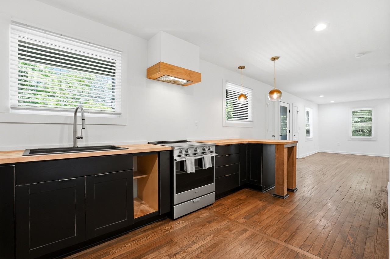 439 Oak Rd #NA - Photo 2 of 29