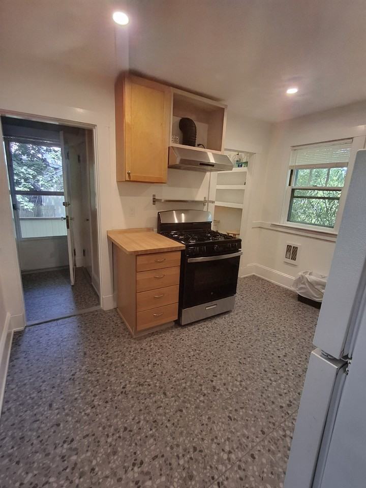 21 Boulevard Rd #21 - Photo 6 of 11