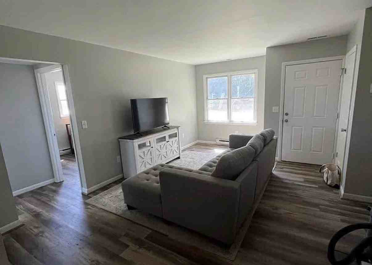 29460 Greenfield Ave #B - Photo 2 of 6