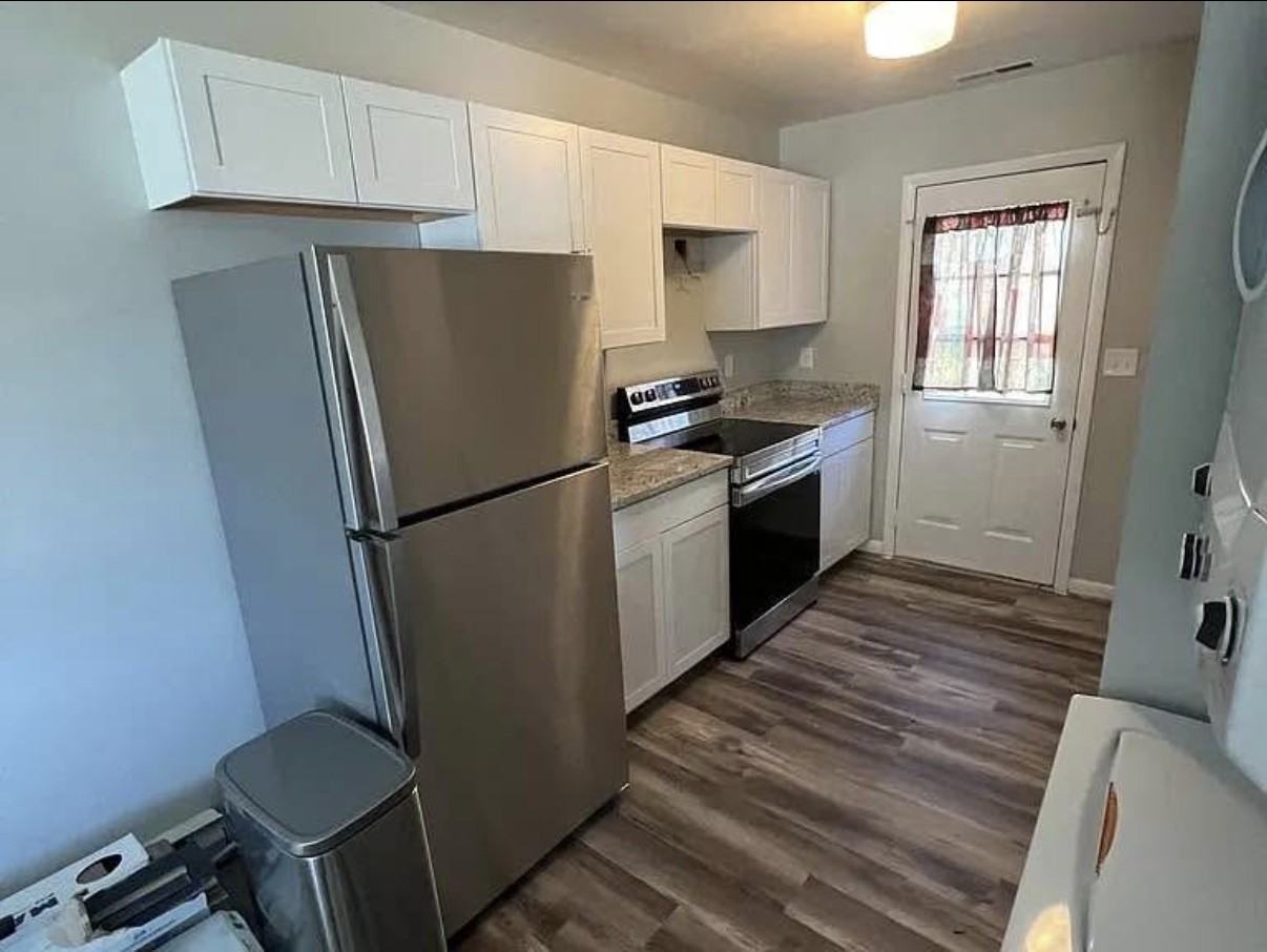 29460 Greenfield Ave #B - Photo 5 of 6