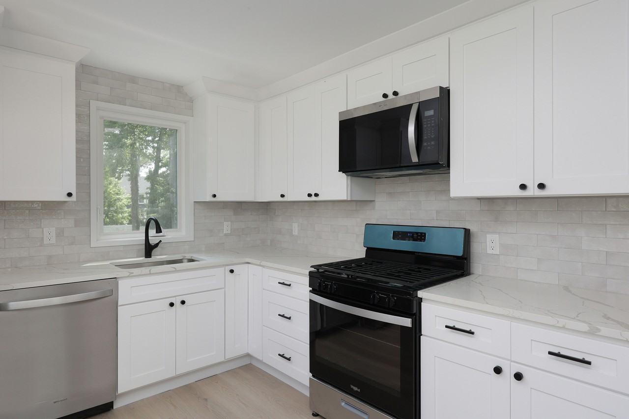 941 South Ave W #1 - Photo 3 of 18