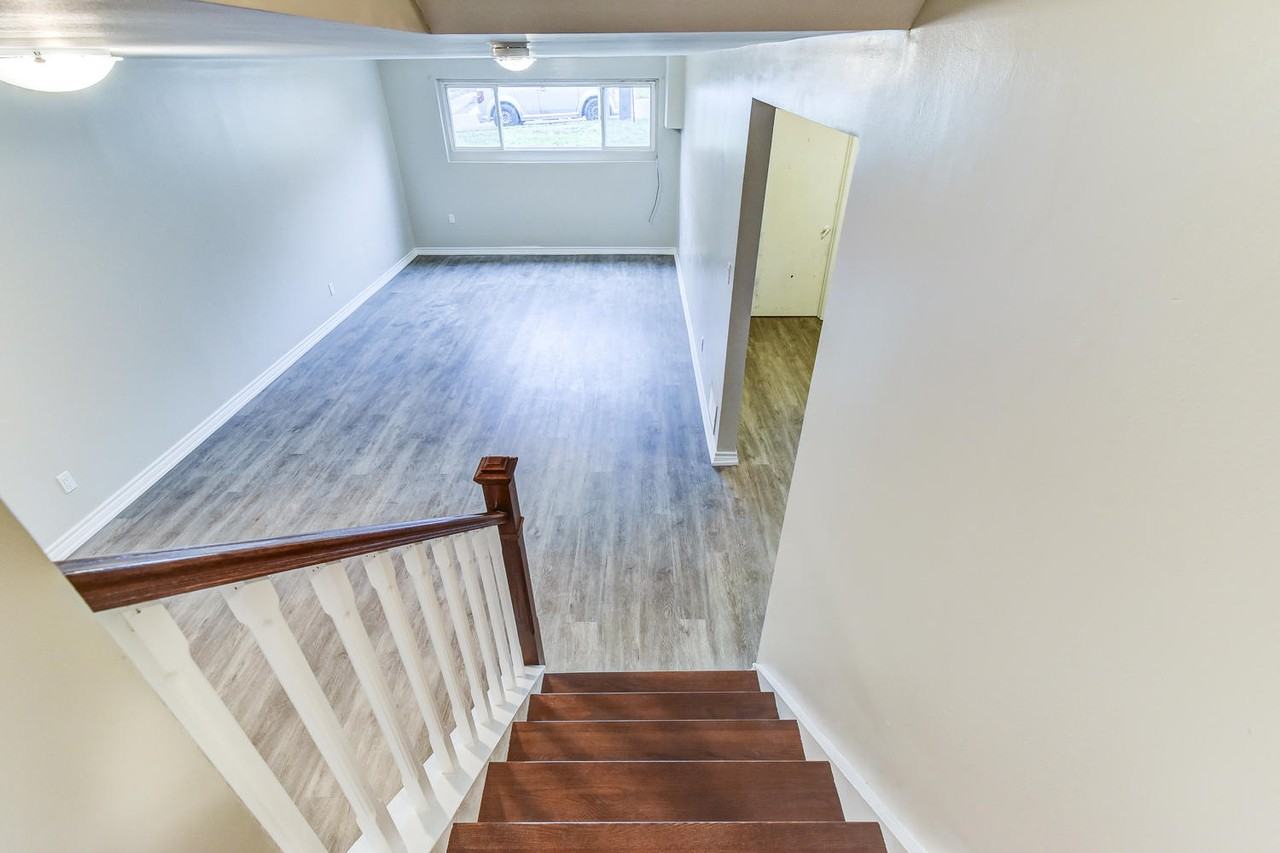 Olive Ave & Simcoe St S #2 - Photo 3 of 19