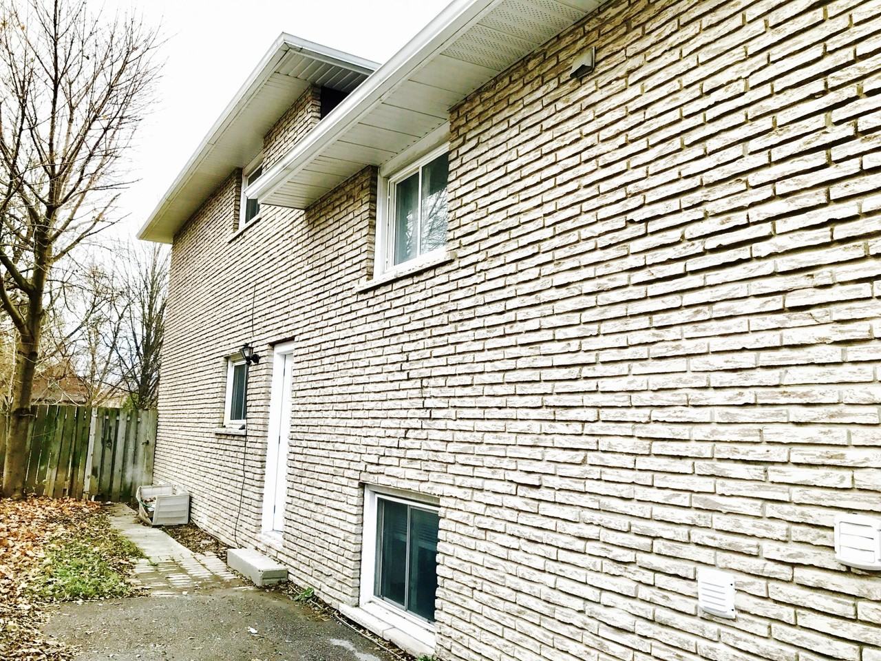 Olive Ave & Simcoe St S #2 - Photo 2 of 19