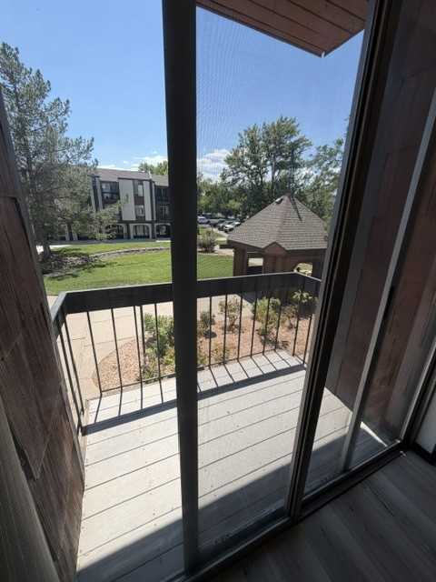 3154 Lakeside Dr - Photo 3 of 49