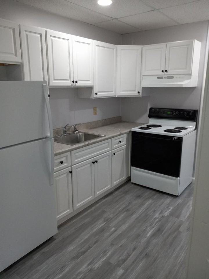 1124 Greenwich St #1stFL - Photo 3 of 9