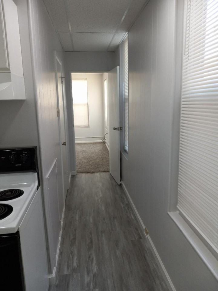 1124 Greenwich St #1stFL - Photo 4 of 9