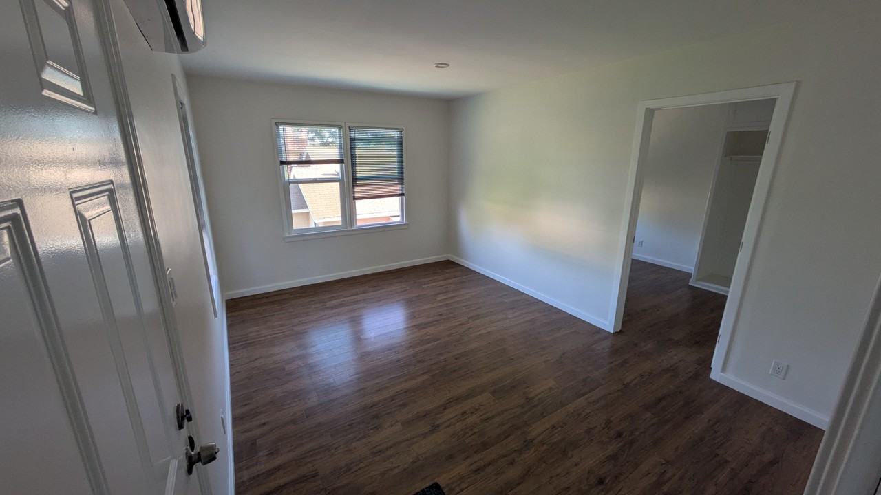 529 Myrtle St #B - Photo 2 of 6
