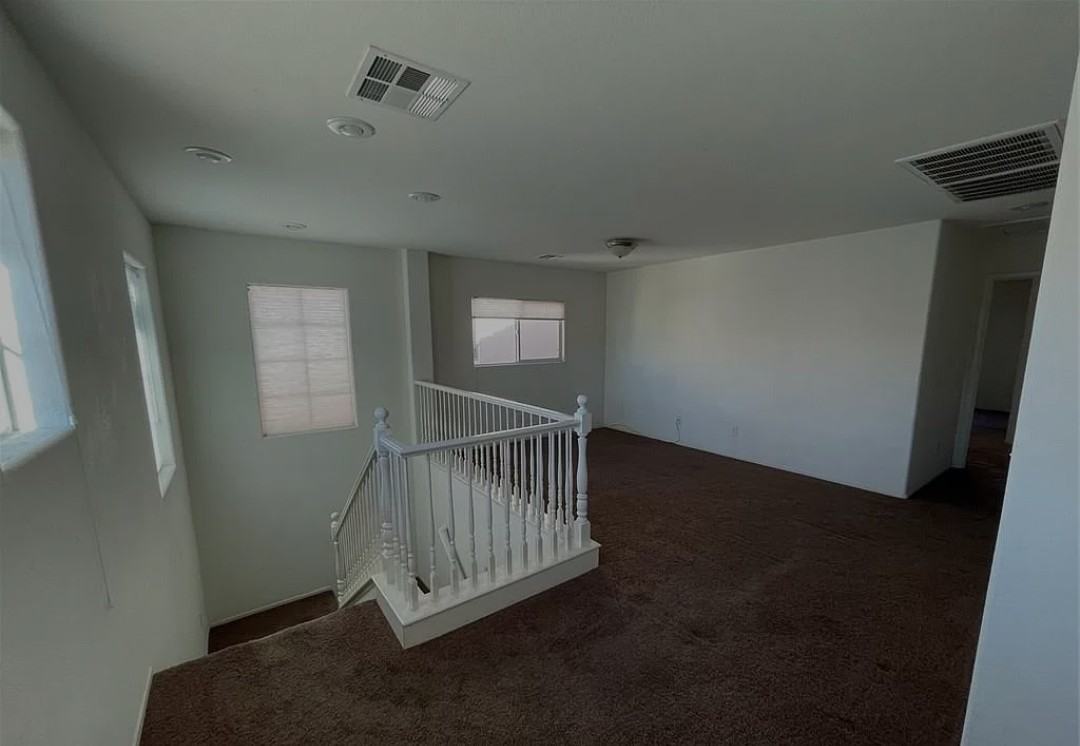 768 Jewel Tower St #NA - Photo 4 of 6