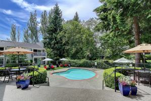 featured image of 9536 Ne 120th St