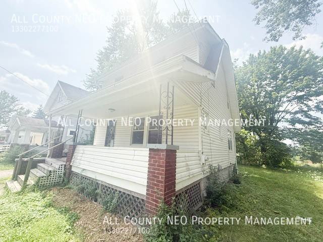380 Noble Ave - Photo 2 of 6