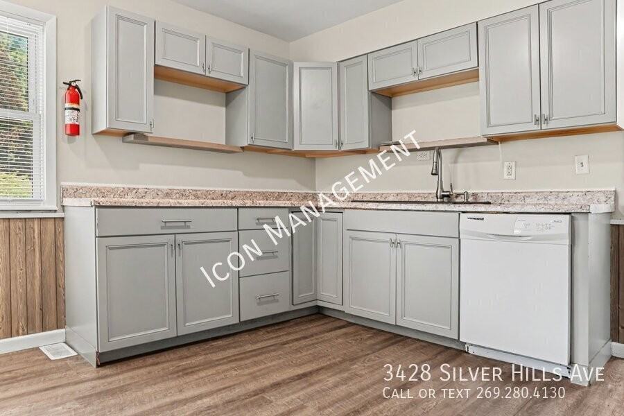 3428 Silver Hills Ave - Photo 6 of 18