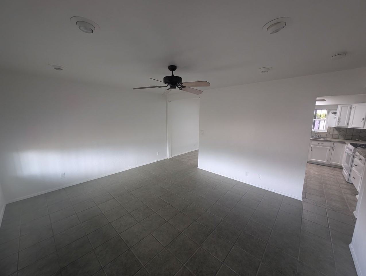 6231 E 15th St #1 - Photo 4 of 19