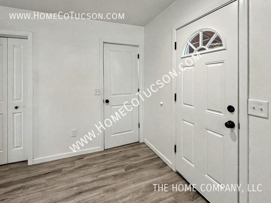3435 E Elida St - Photo 5 of 32