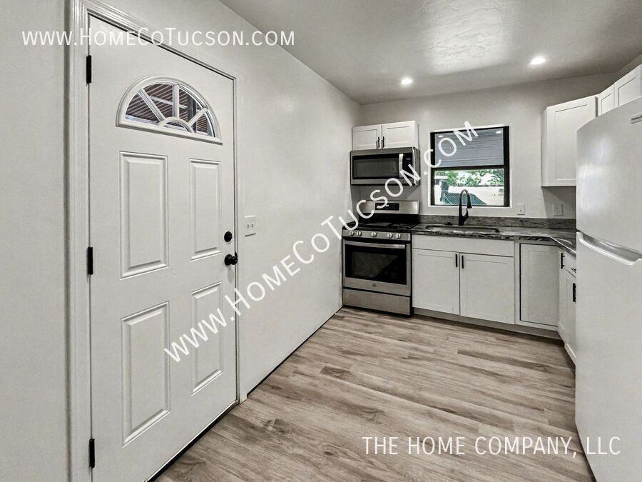 3435 E Elida St - Photo 6 of 32