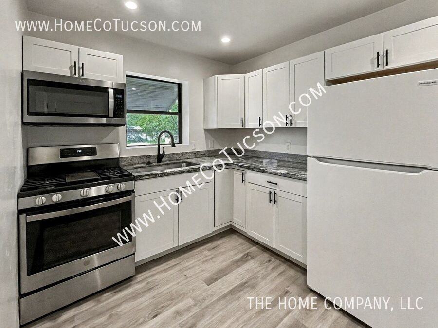 3435 E Elida St - Photo 7 of 32