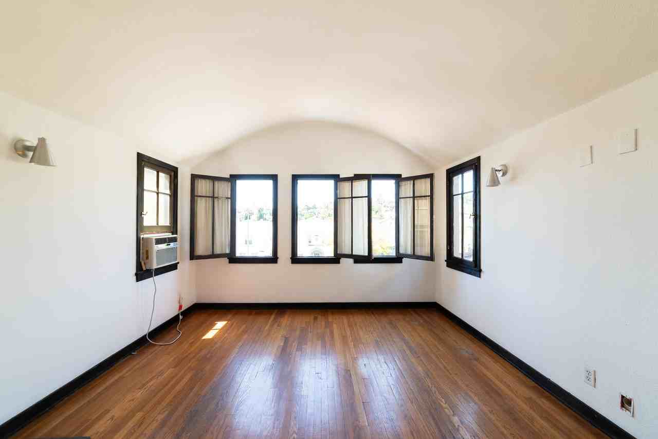 836 Silver Lake Blvd - Photo 3 of 22