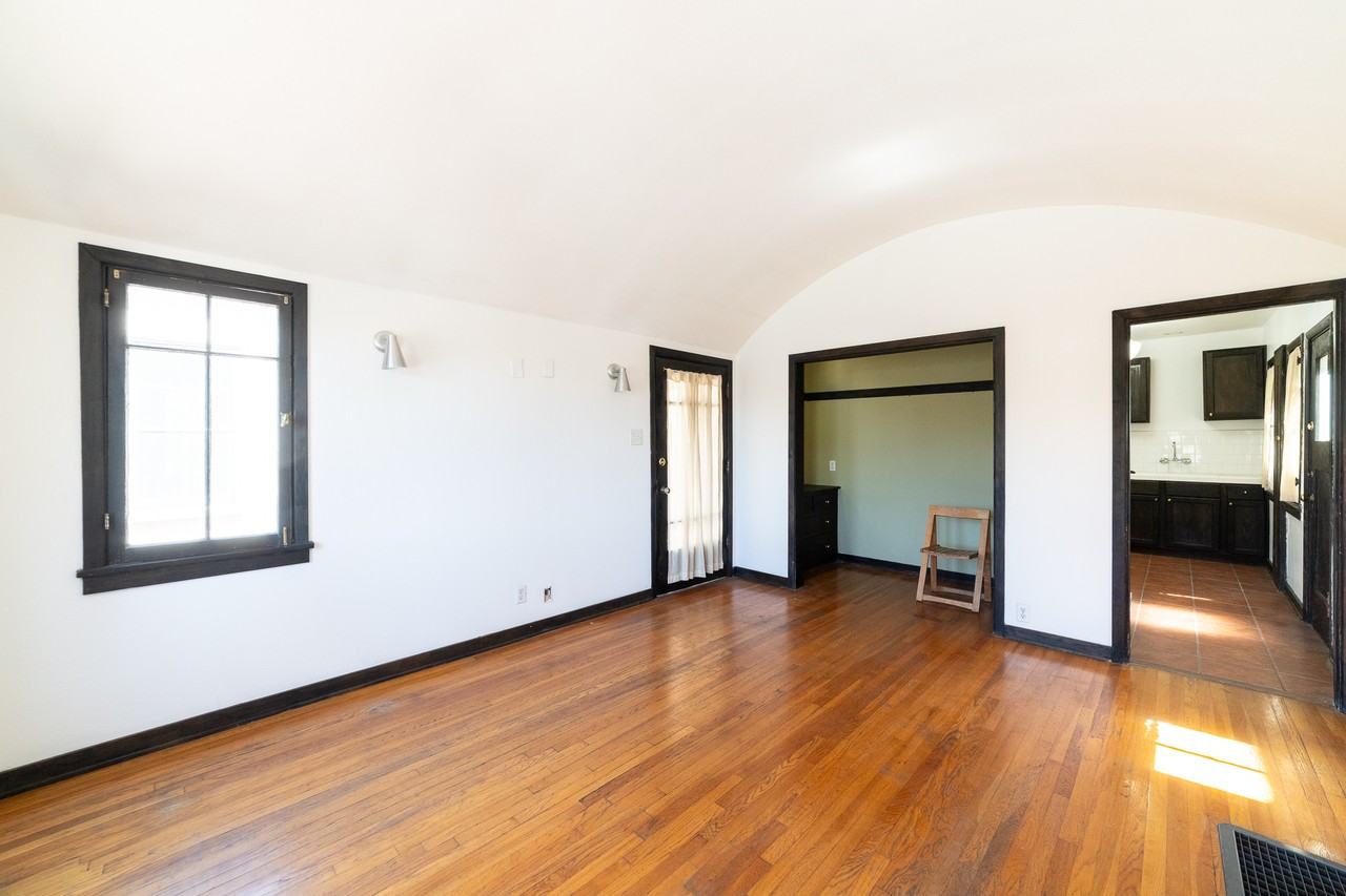 836 Silver Lake Blvd - Photo 6 of 22