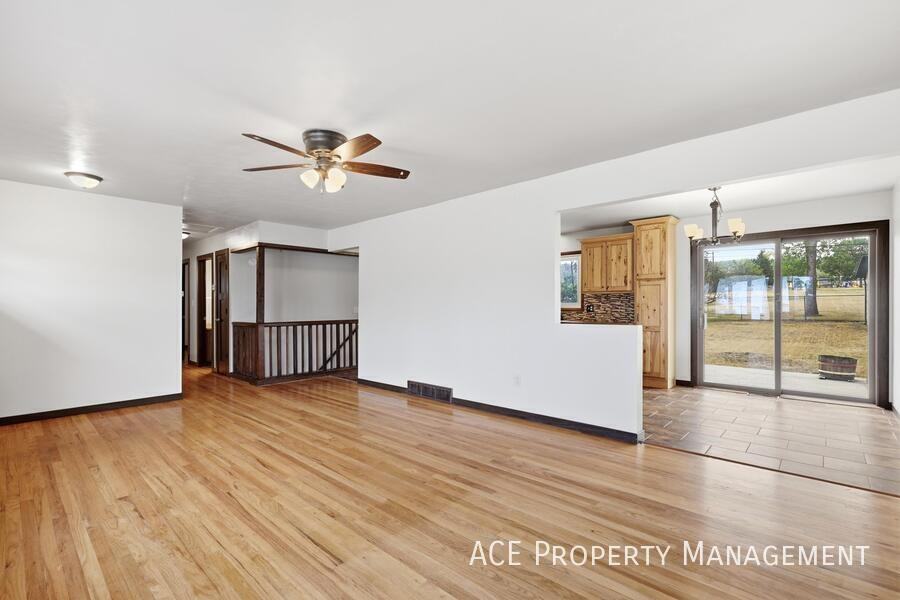 209 Wedgewood Dr - Photo 5 of 18