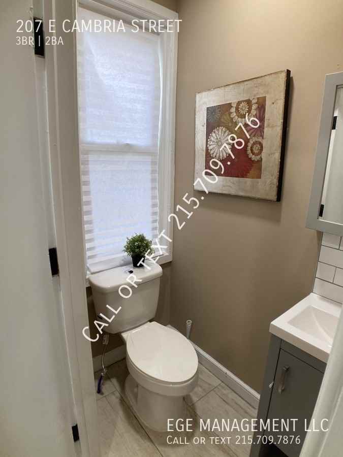 207 E Cambria St - Photo 7 of 41