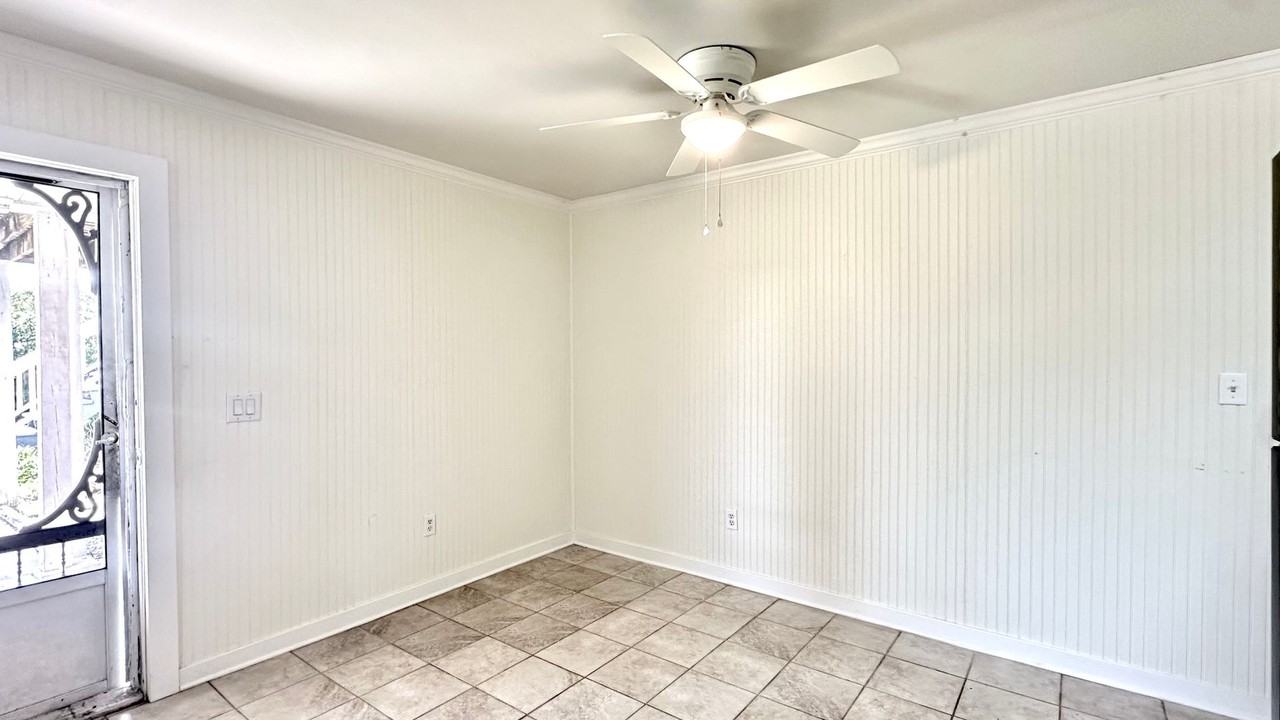 337 N Fletcher Ave - Photo 5 of 17