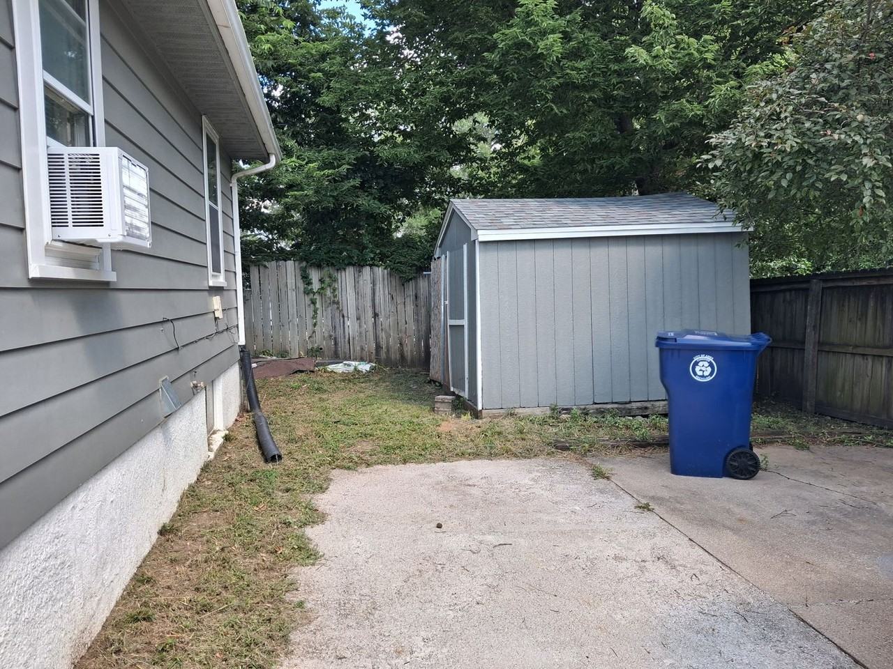 110 S Wilmoth Ave - Photo 2 of 19