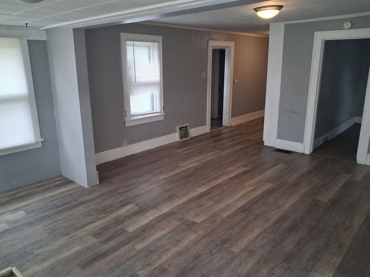 110 S Wilmoth Ave - Photo 3 of 19