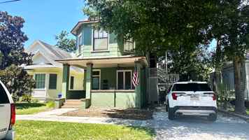 featured image of 117 N 3rd St