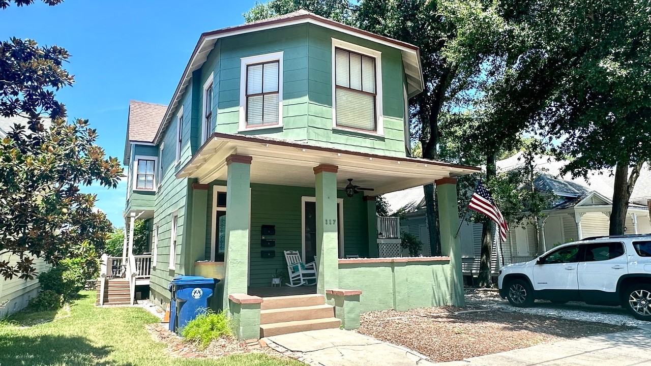 117 N 3rd St - Photo 3 of 17