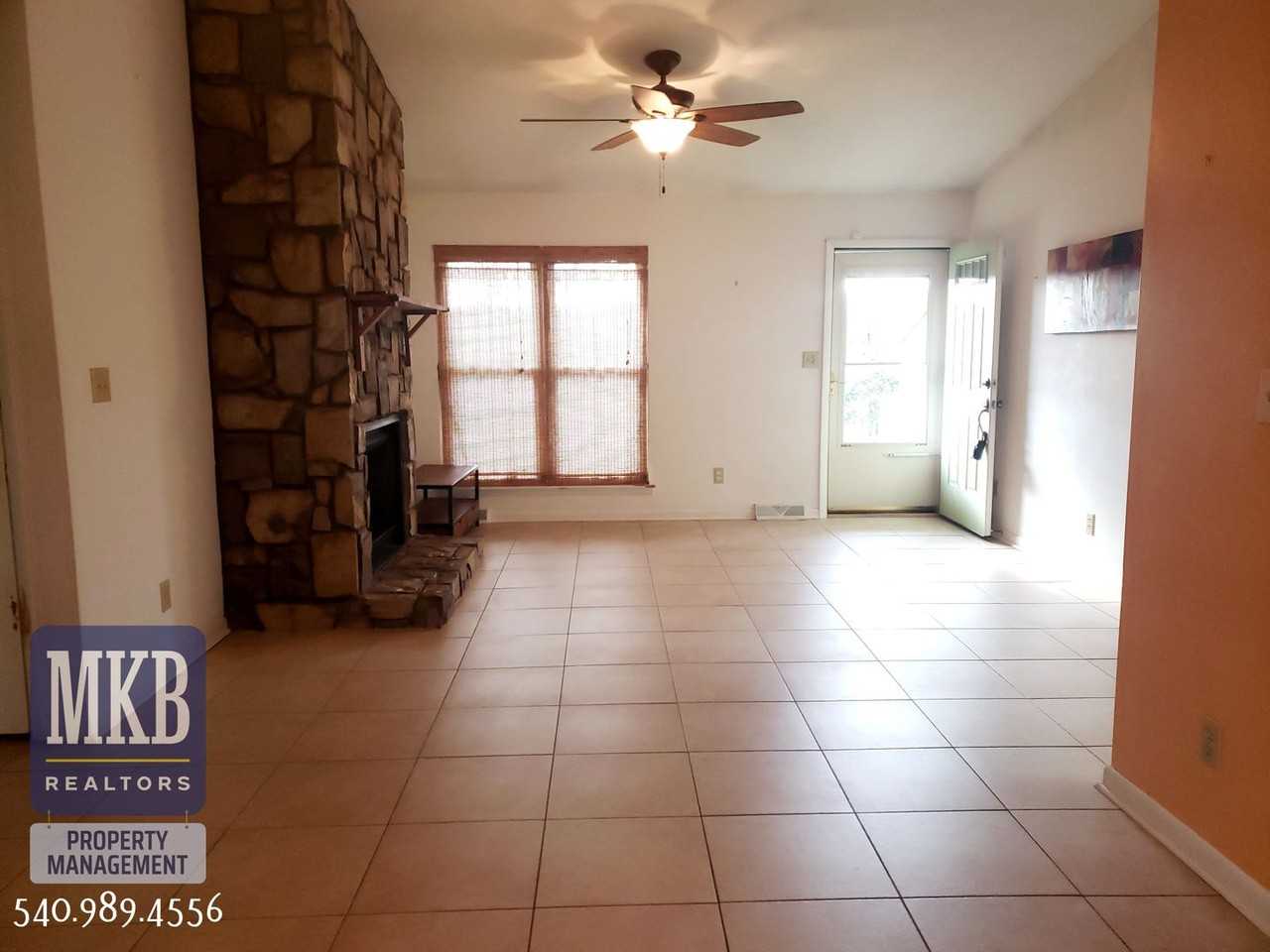 3123 Glenmont Dr - Photo 3 of 44