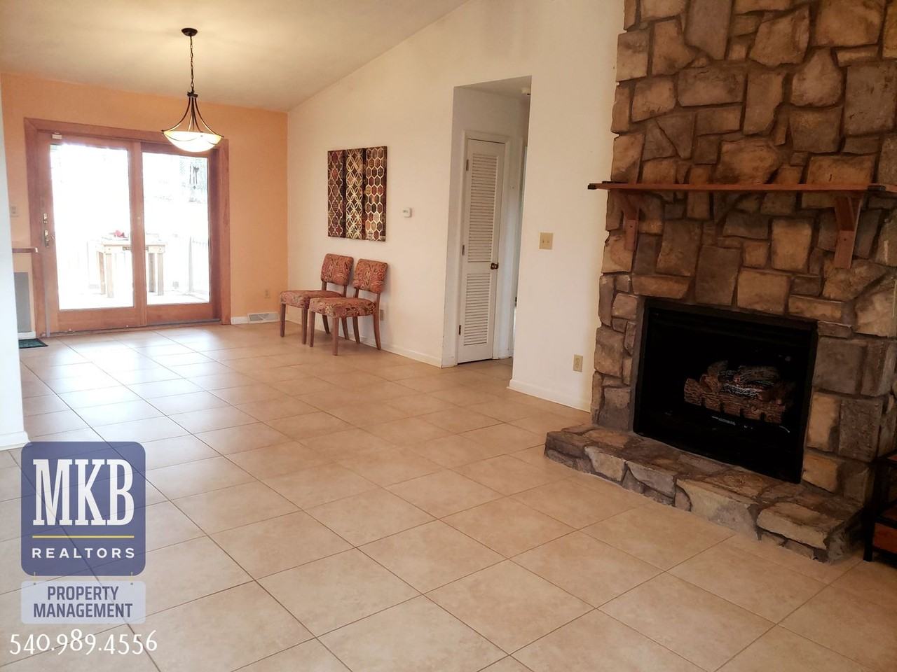 3123 Glenmont Dr - Photo 4 of 44