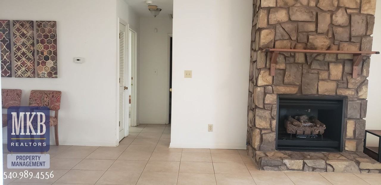 3123 Glenmont Dr - Photo 7 of 44