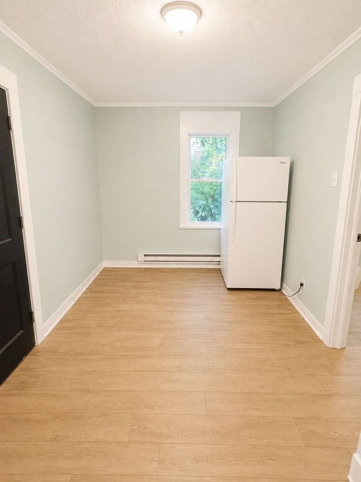 1031 N Harris St - Photo 3 of 13