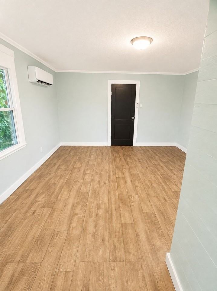1031 N Harris St - Photo 7 of 13