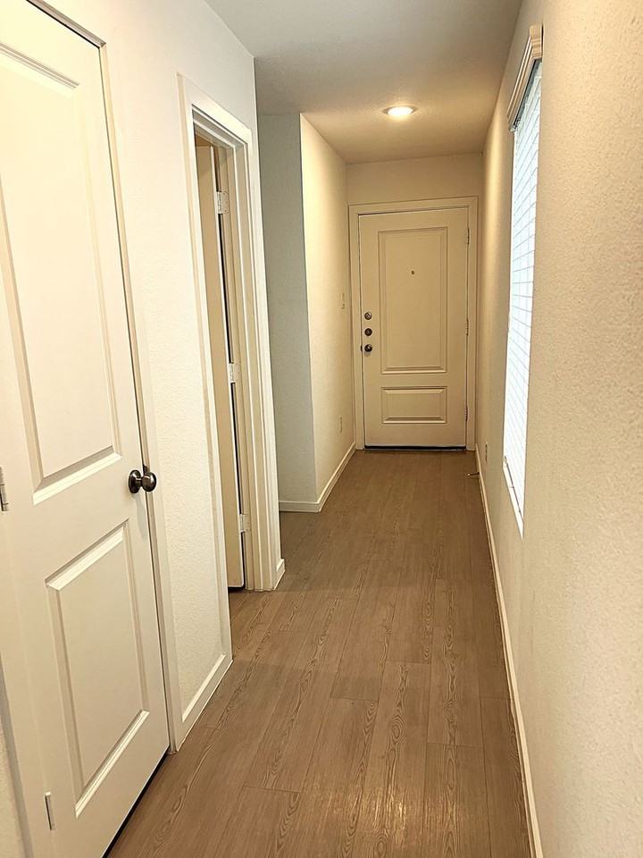 18210 Via Aurelia Dr - Photo 3 of 36