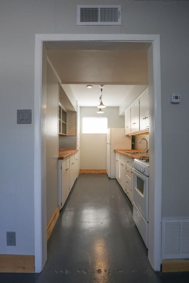Locust Center - Photo 6 of 43