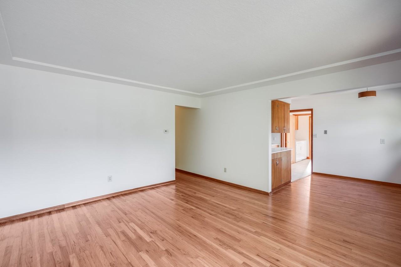 9148 Se Ankeny St - Photo 3 of 12