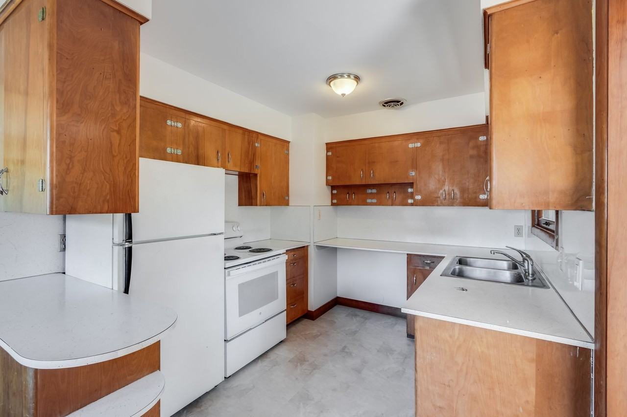 9148 Se Ankeny St - Photo 4 of 12