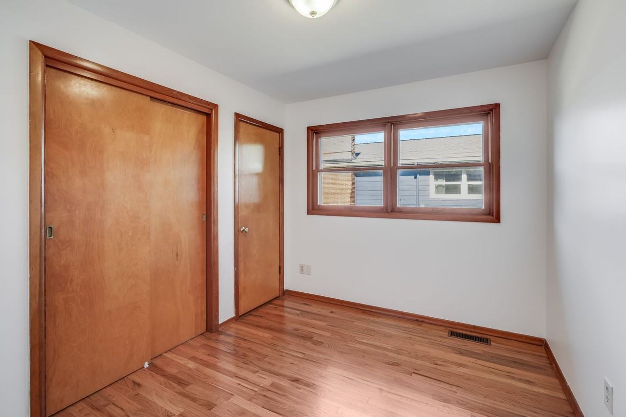 9148 Se Ankeny St - Photo 7 of 12