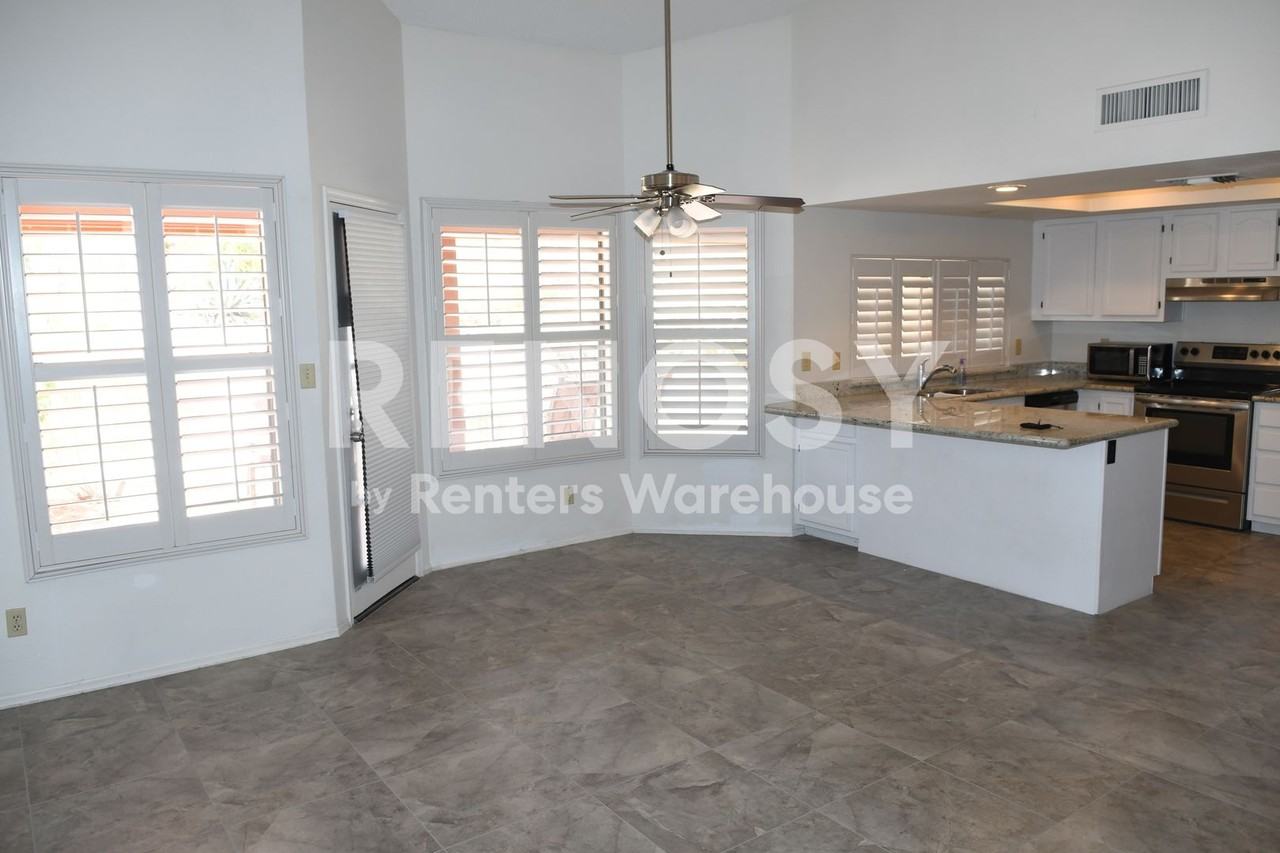 14250 N Fountain Hills Blvd - Photo 4 of 20