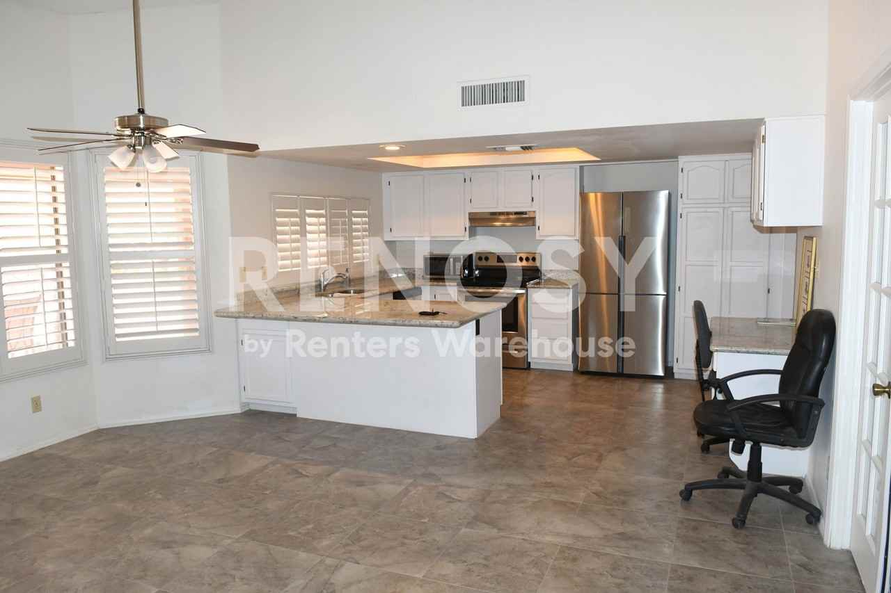 14250 N Fountain Hills Blvd - Photo 5 of 20