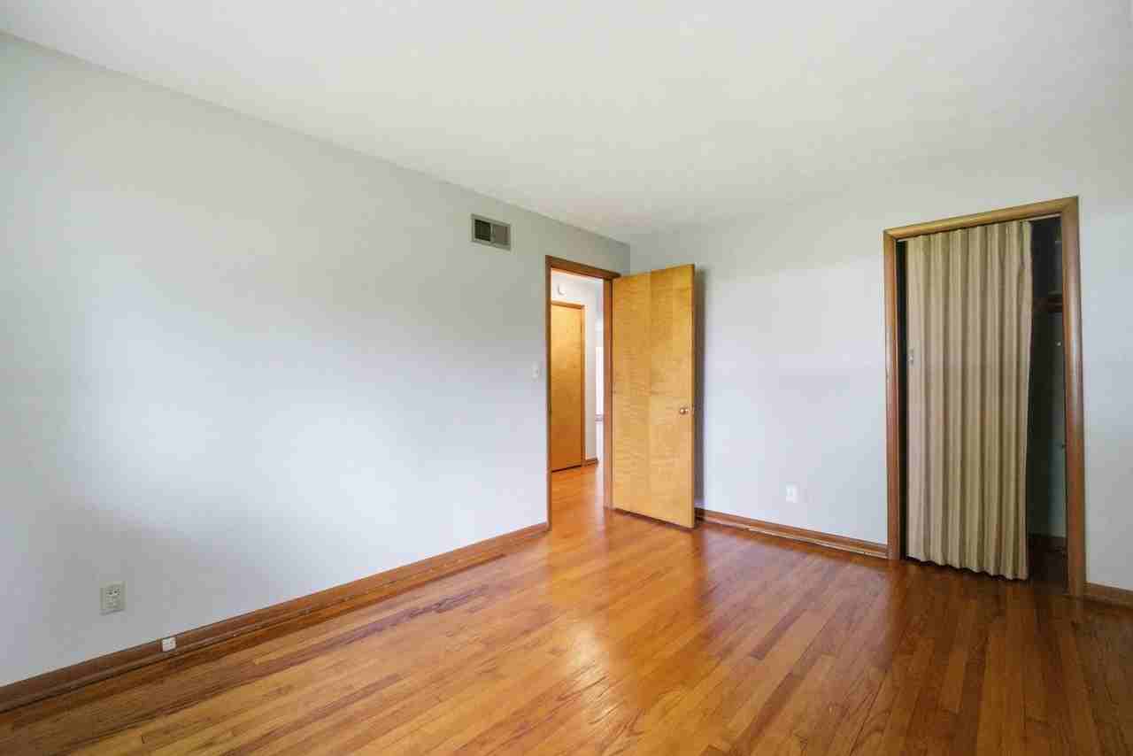 3233 Brady Ln - Photo 5 of 22